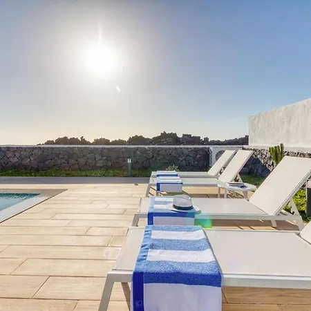 Villa Veni Mit Pool In Norias *