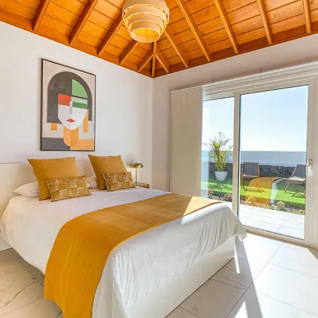Veni Mit Pool In Norias Villa Tazacorte